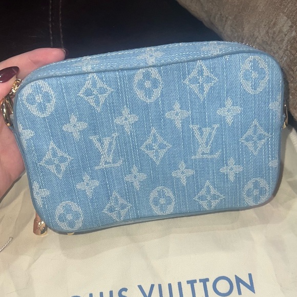 Louis Vuitton Light Blue Monogram Crossbody Bag - Picture 4 of 6